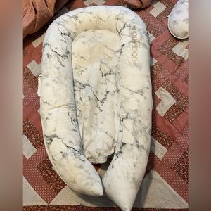 DockATot deluxe marble cover